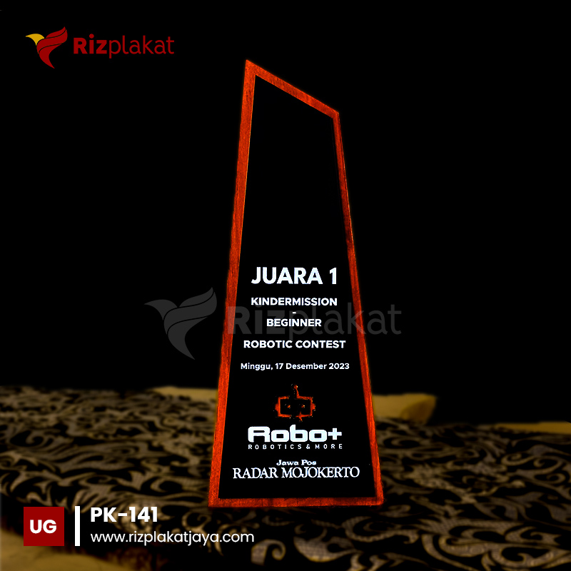 Plakat Kayu Kontes Robotic