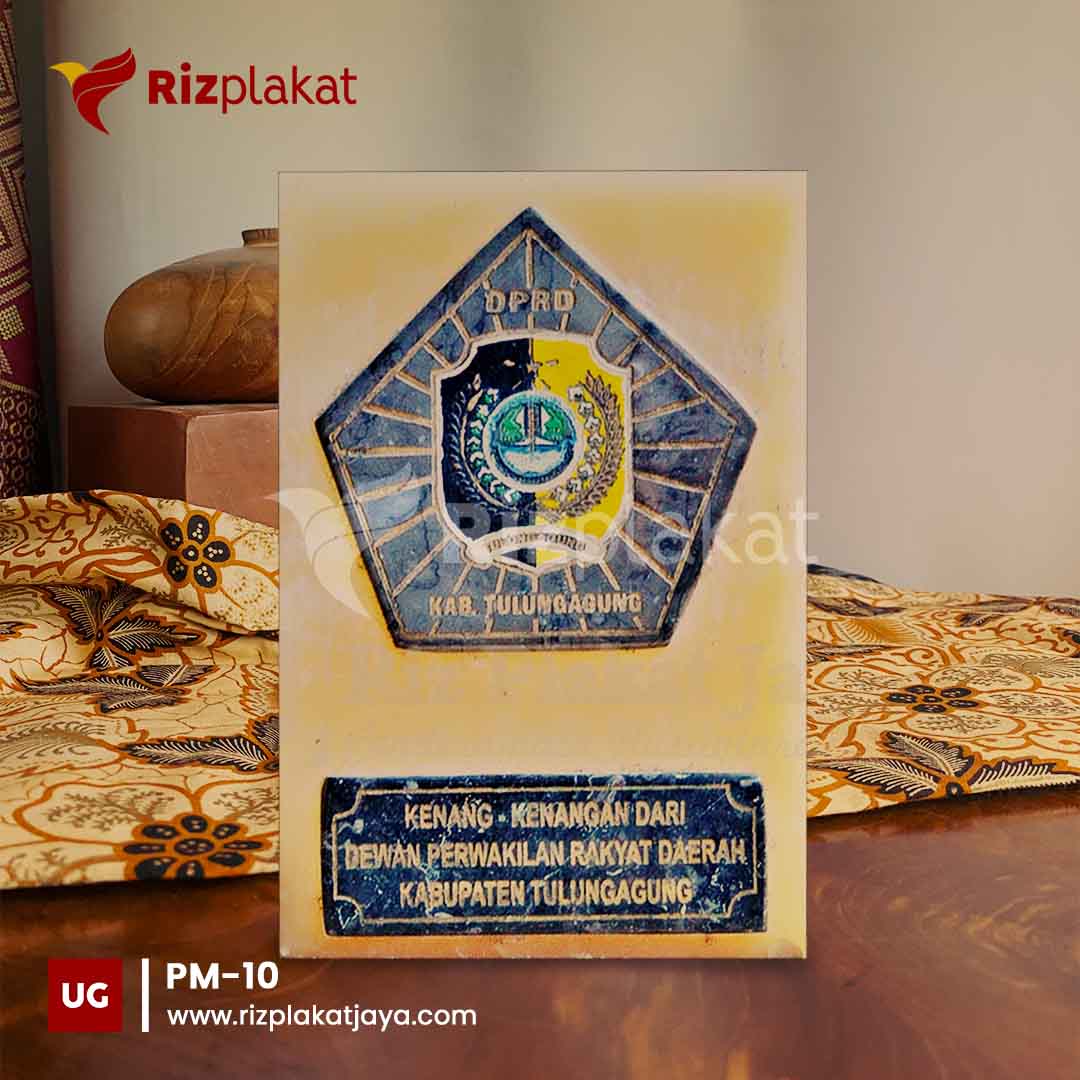 Plakat Marmer Kenang-kenangan DPRD