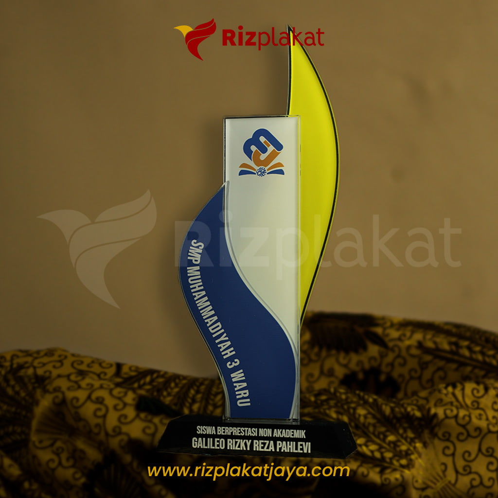 Plakat Akrilik Prestasi Siswa