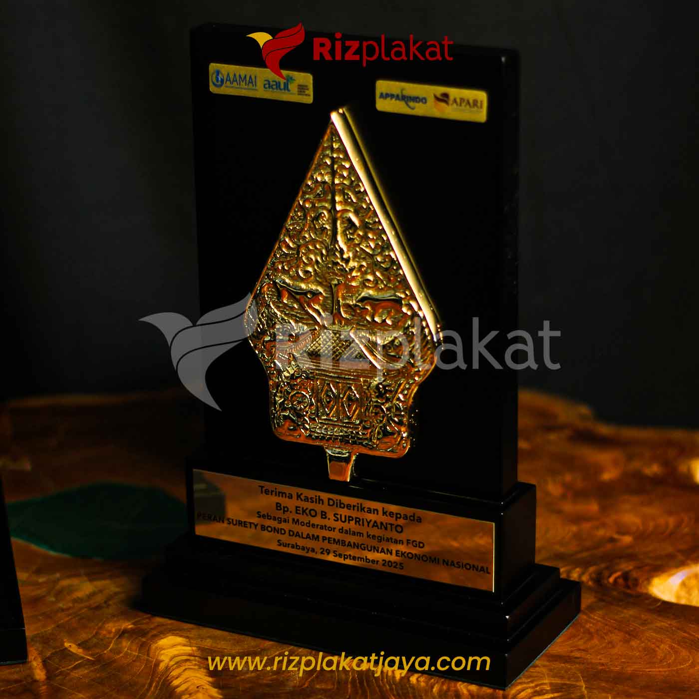Plakat Kayu Wayang Emas Custom