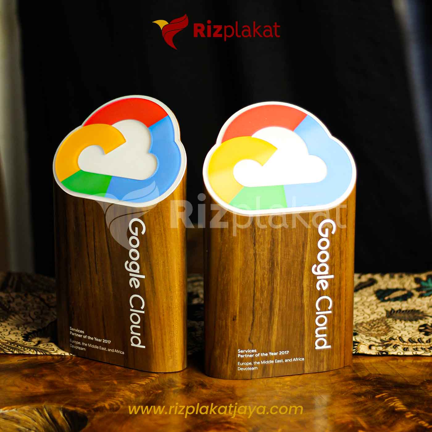 Plakat Kayu Custom Google Cloud