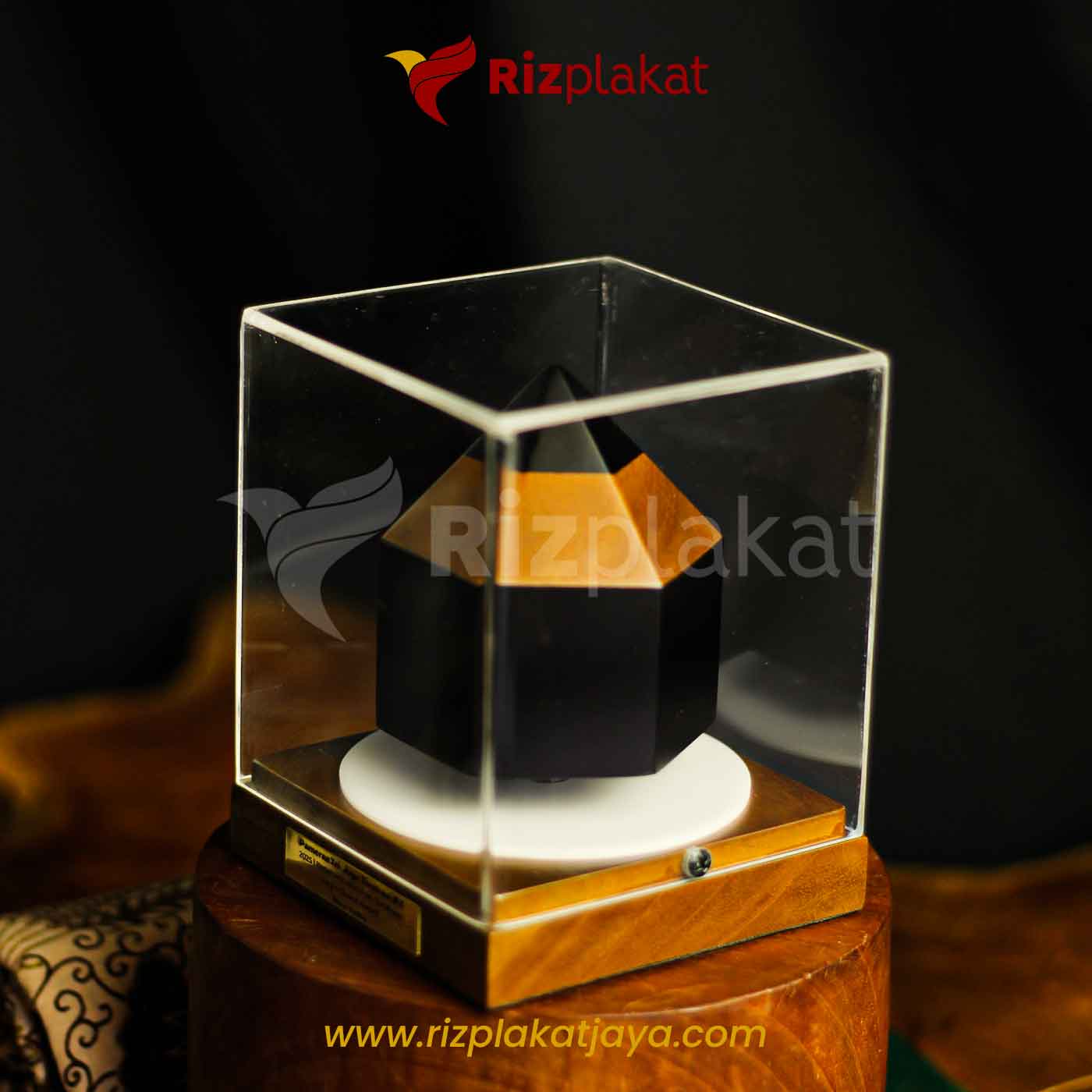 Plakat Kayu Cover Akrilik Premium