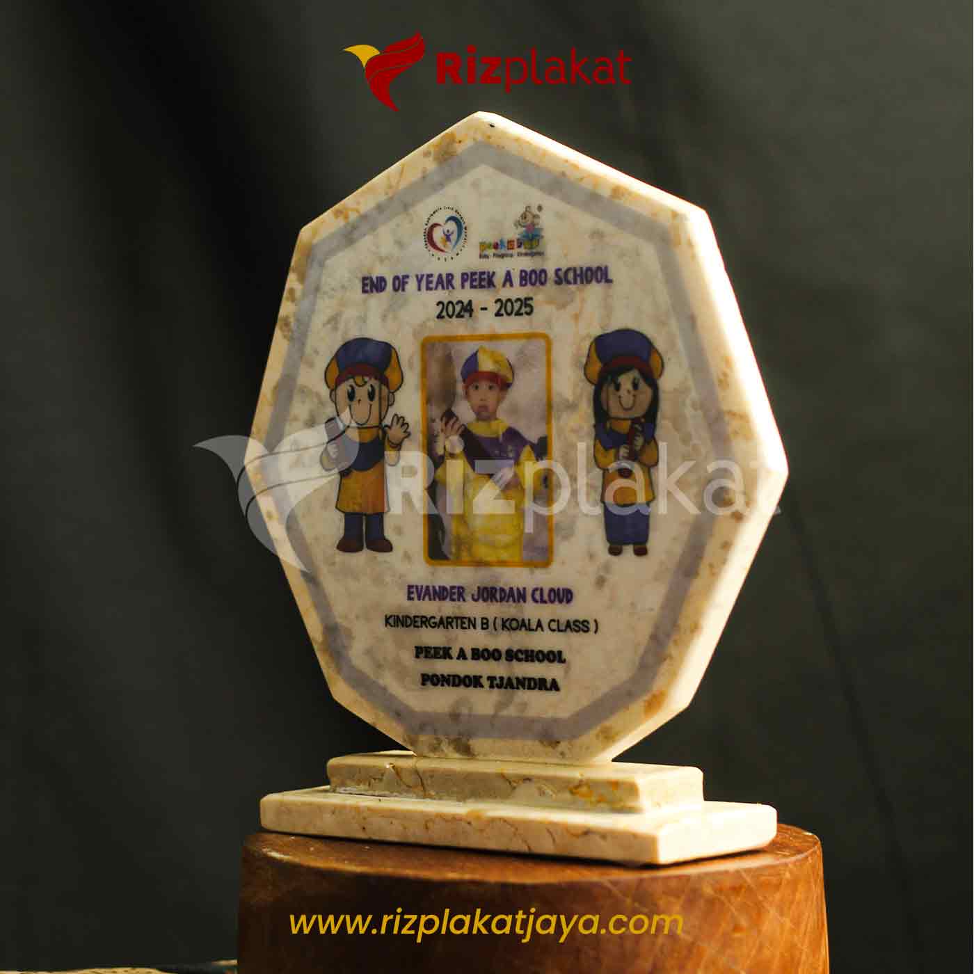 Plakat Marmer Wisuda Anak