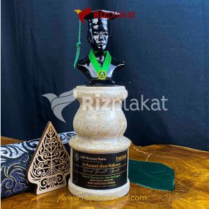 Plakat Marmer Wisuda SMK