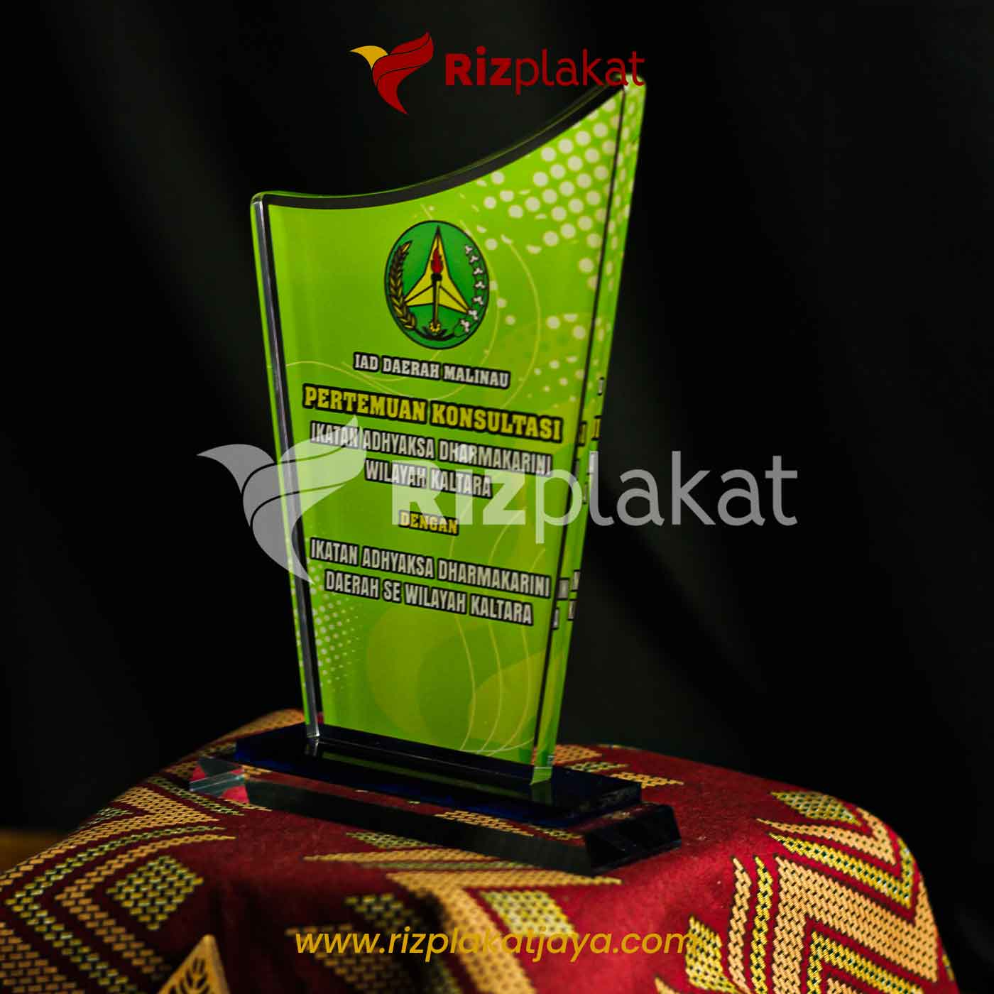 Plakat Akrilik Custom IAD