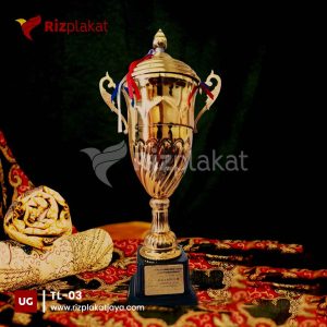 piala logam