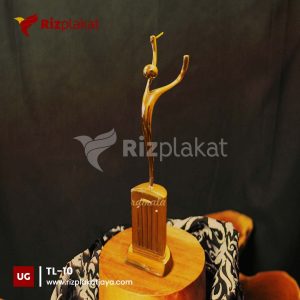 piala logam