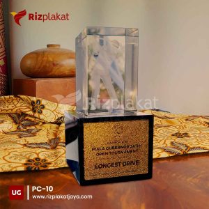 Toko Plakat Kristal Jakarta | Jual Hadiah Mewah Desain Custom